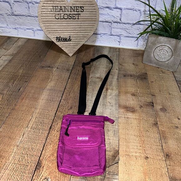 Supreme Utility Pouch Red Nylon Cordura SS/2019 Shoulder Bag Crossbody - Picture 1 of 16